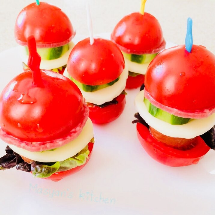 一口サイズでも存在感たっぷり ミニトマトバーガー